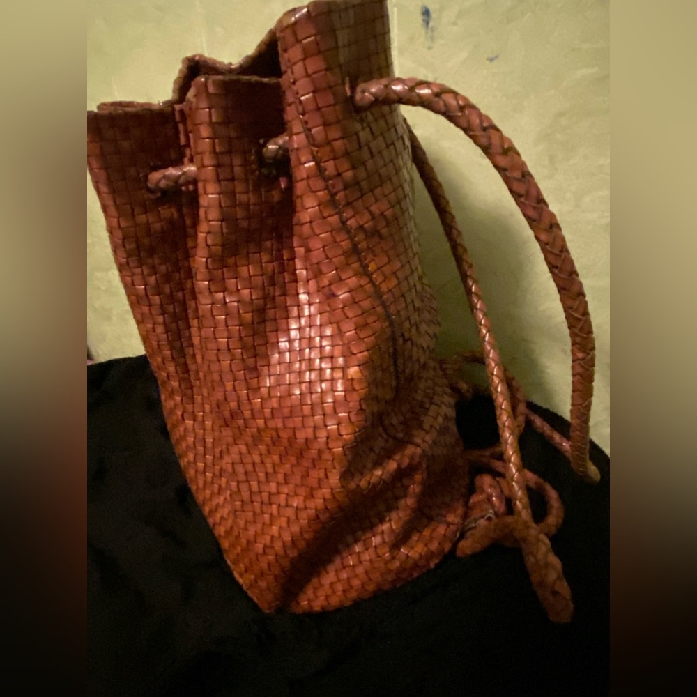 Lord & Taylor Hobo bucket bag. Weave style leather. lots of life left.